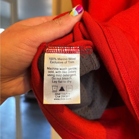 Men's Bright Red Marino Wool Ibex Zip Vest Size XL - Picture 2 of 6